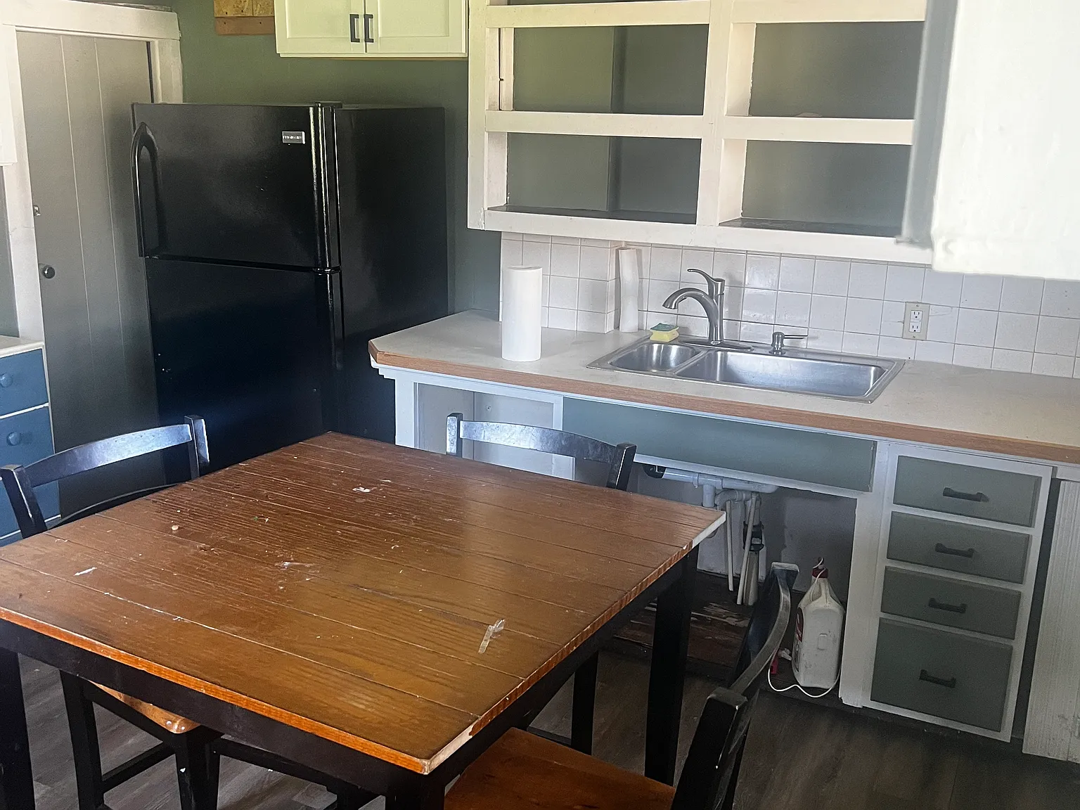 5 bed, 2188 sqft, $1,400 — Photo 4