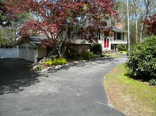 73 Country Ln, Warwick, RI 02886