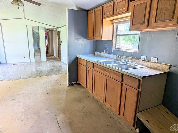 4th image of 3240 Long St
