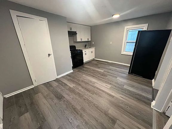 5th image of 94 Spruce St #1R
