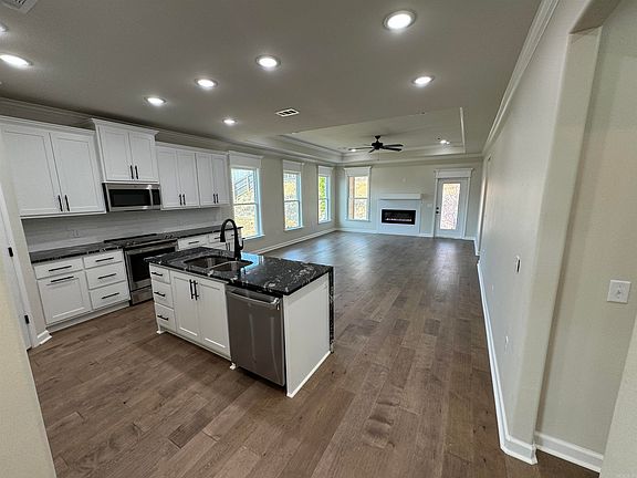 5th image of 7120 Stonehenge Dr