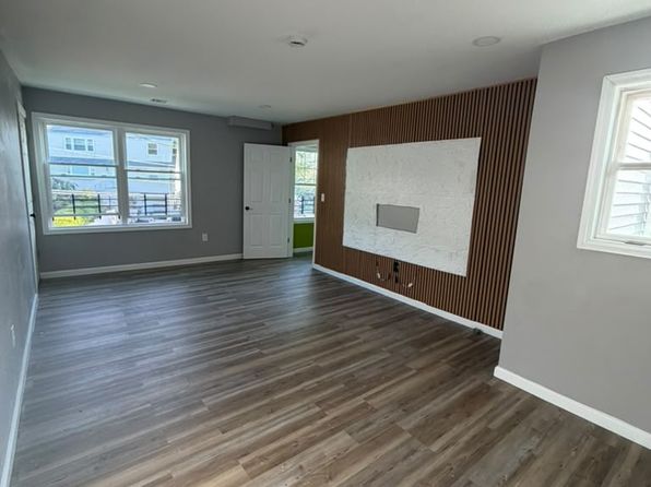 481 Preakness Ave #2