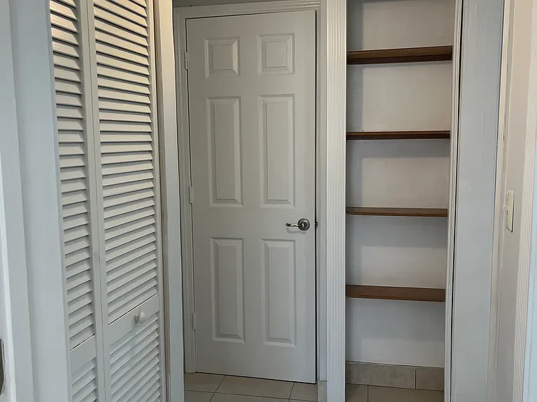 2782 Claremont Cir — Photo 2