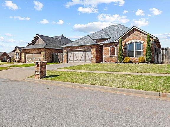2nd image of 2513 Hayride Dr