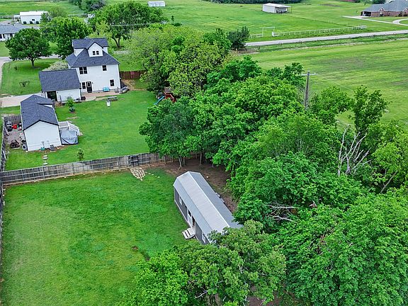 3rd image of 11061 Foutch Rd