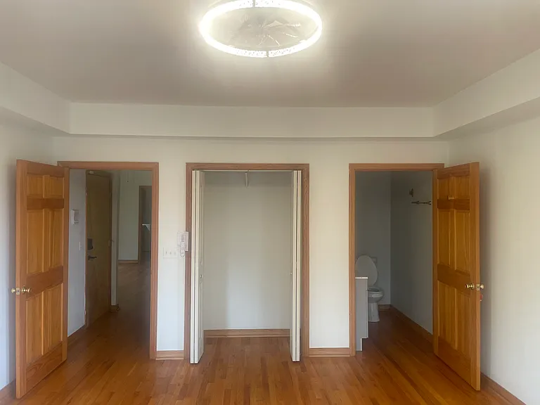 8742 S Harper Ave #1 — Photo 15