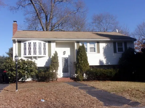 35 Donna St, Brockton, MA 02302