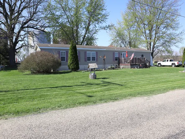 28873 Hub St, Deer Grove, IL 61243