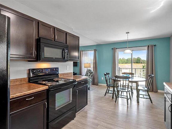 4th image of 6837 Manchester Dr
