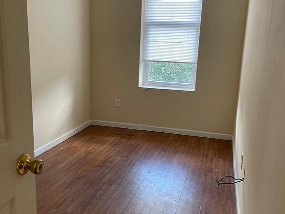 2nd image of 1534 N 18th St APT 2R