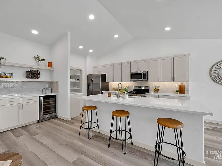 3443 E Fitz Roy St — Photo 2