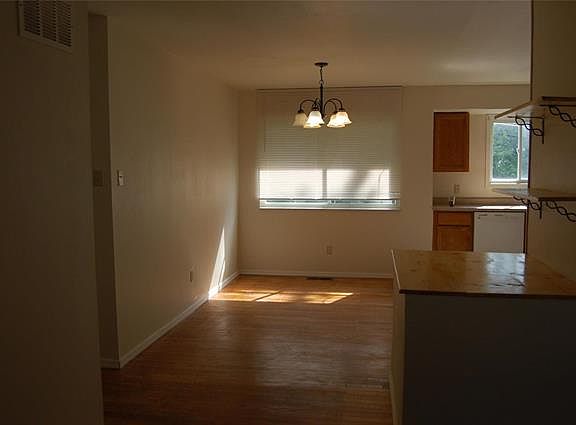 5th image of 2370 Wesglen Estates Dr