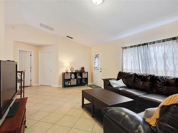 5th image of 1894 Maderia Ave