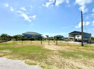 915 W Verdia Dr, Crystal Beach, TX 77650