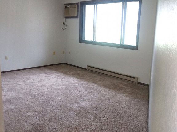 5th image of 551 Lakeview Rd #16055257