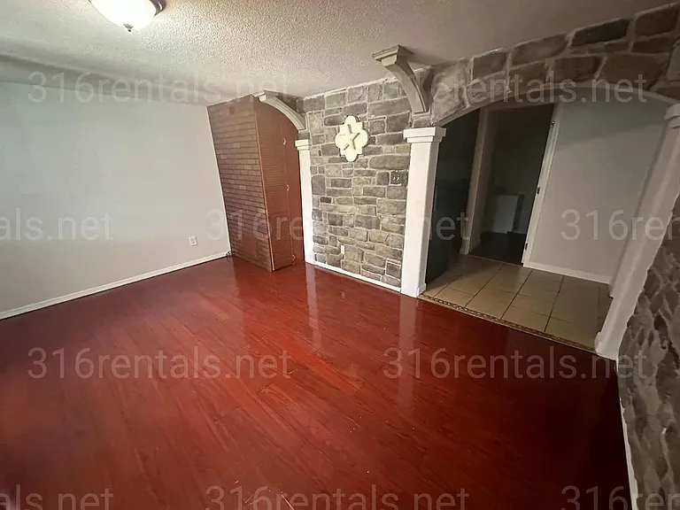 3352 N Park Pl — Photo 5