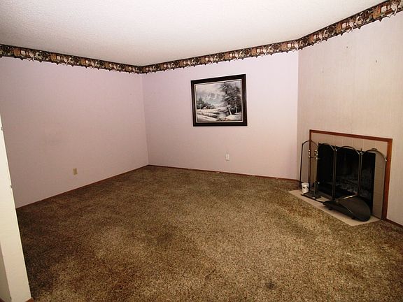 4th image of 3542 Larchmont Square Ln