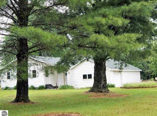 506 N 5th Ave, Tawas city, MI 48763