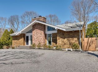 215 Springville Rd, Hampton Bays, NY 11946