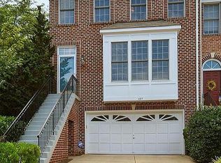 137 Shepherdson Ln NE, Vienna, VA 22180