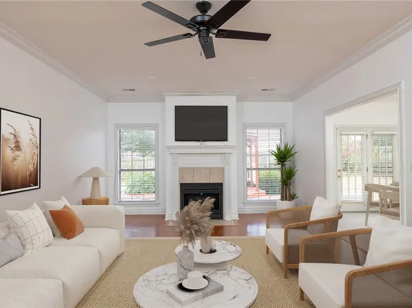 1750 N Desarc Way, Fayetteville, AR 72704