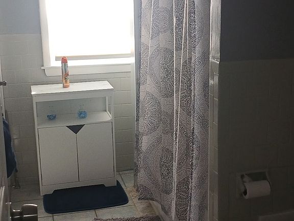 2nd image of 35-37 Mary Ave Unit 2