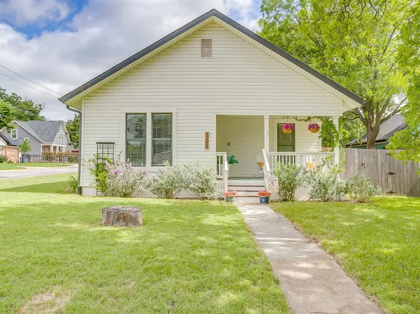 322 W Russell St, Weatherford, TX 76086