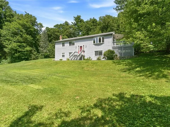 35 Reservation Dr, Scituate, RI 02831