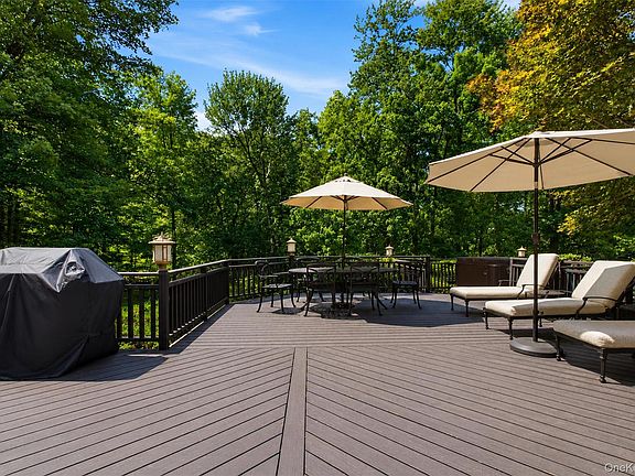 5th image of 391 Pleasant Hill Drive
