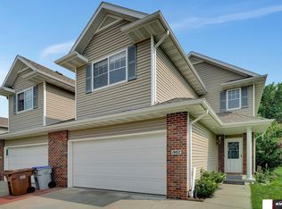 1902 N Gate Rd, Lincoln, NE 68521