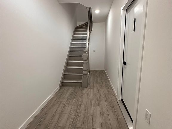 2nd image of 118 Van Horne St Floor 3
