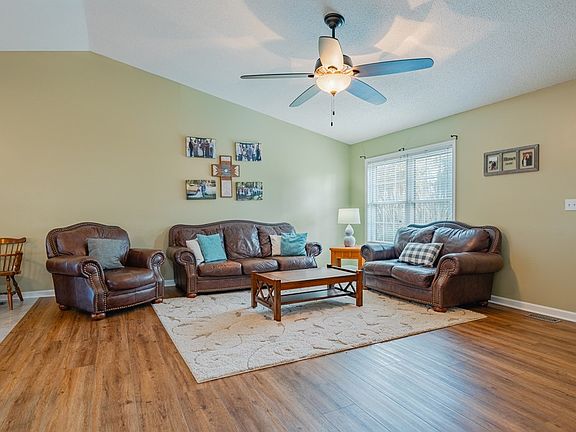 2nd image of 669 Cherokee Dr