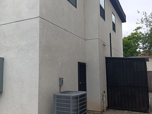 3rd image of 534 W Vernon Ave #3/4