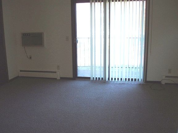 5th image of 210 W McKinley Ave APT 8