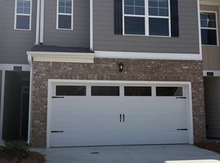 1315 Aura Ln, Lawrenceville, GA 30045
