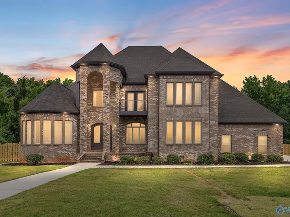 203 Silverado Dr, Huntsville, AL 35758