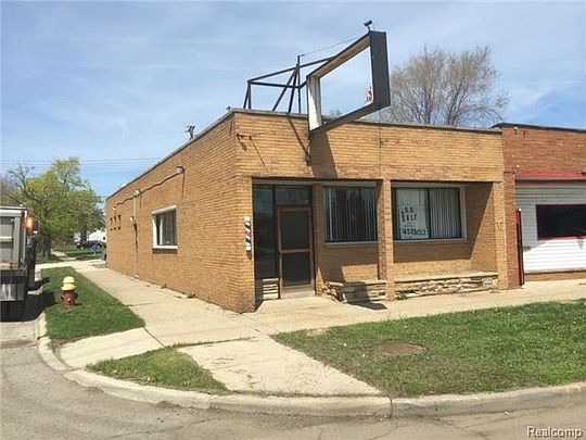 1st image of 22250 W Warren Ave