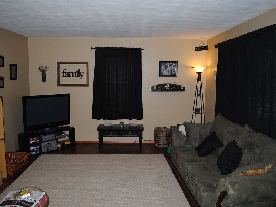 2nd image of 820 Kaufmann Ave