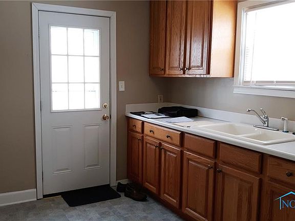2nd image of 207 W Culbertson St