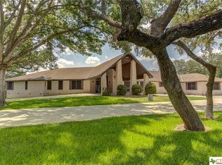 32 Ridge Dr, New Braunfels, TX 78130