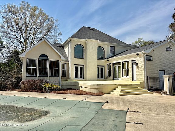 4th image of 408 Wexford Place