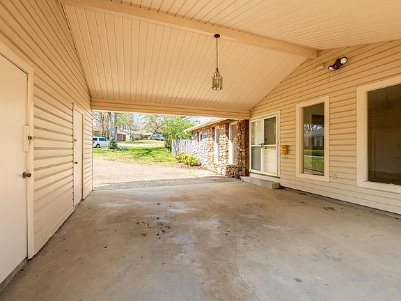 3rd image of 11 Crownpoint Rd