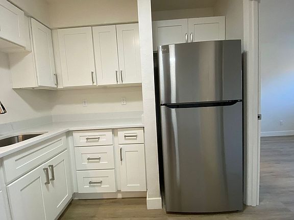 5th image of 1419 S J St #107
