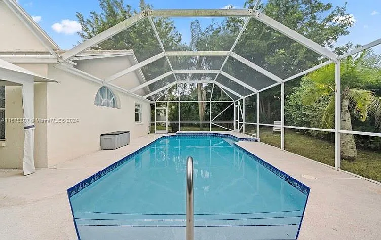 2002 Lake Breeze Ct — Photo 3