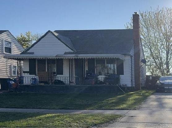 1st image of 21566 Syracuse Ave
