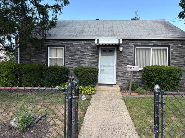 7 Pilot Street, Hempstead, NY 11550