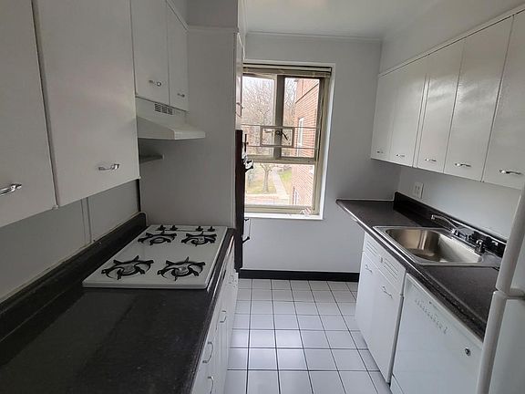 3rd image of 6702 186th Ln APT 2C