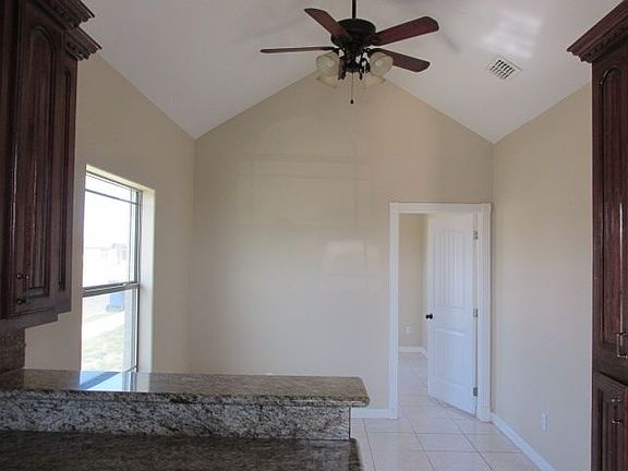 4th image of 618 Coyote Ave