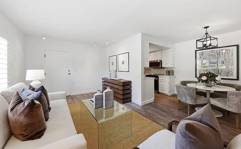 1 bed, 1.0 bath, 620 sqft, $2,000 — Photo 4
