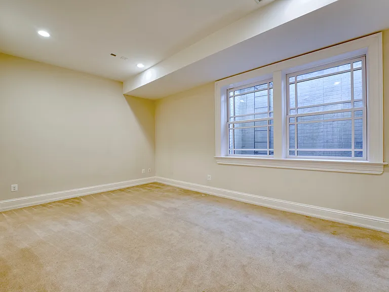 6506 Divine St — Photo 34